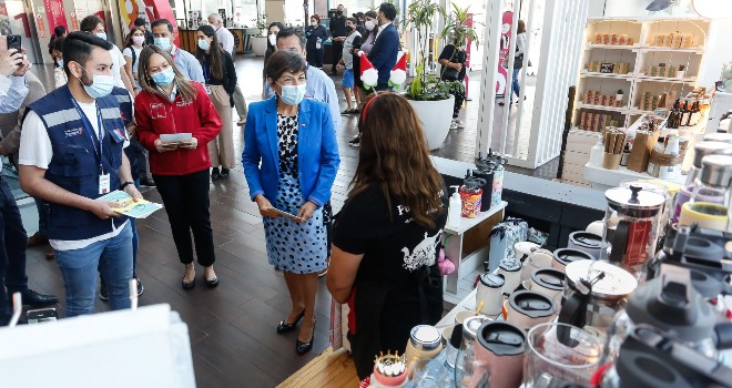 Autoridades de salud lanzan plan para fiestas de fin de año “No invites del COVID”