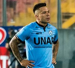 Crack del fútbol Alvaro Ramos denunció robo y eventual secuestro de su familia en comuna de Alto Hospicio