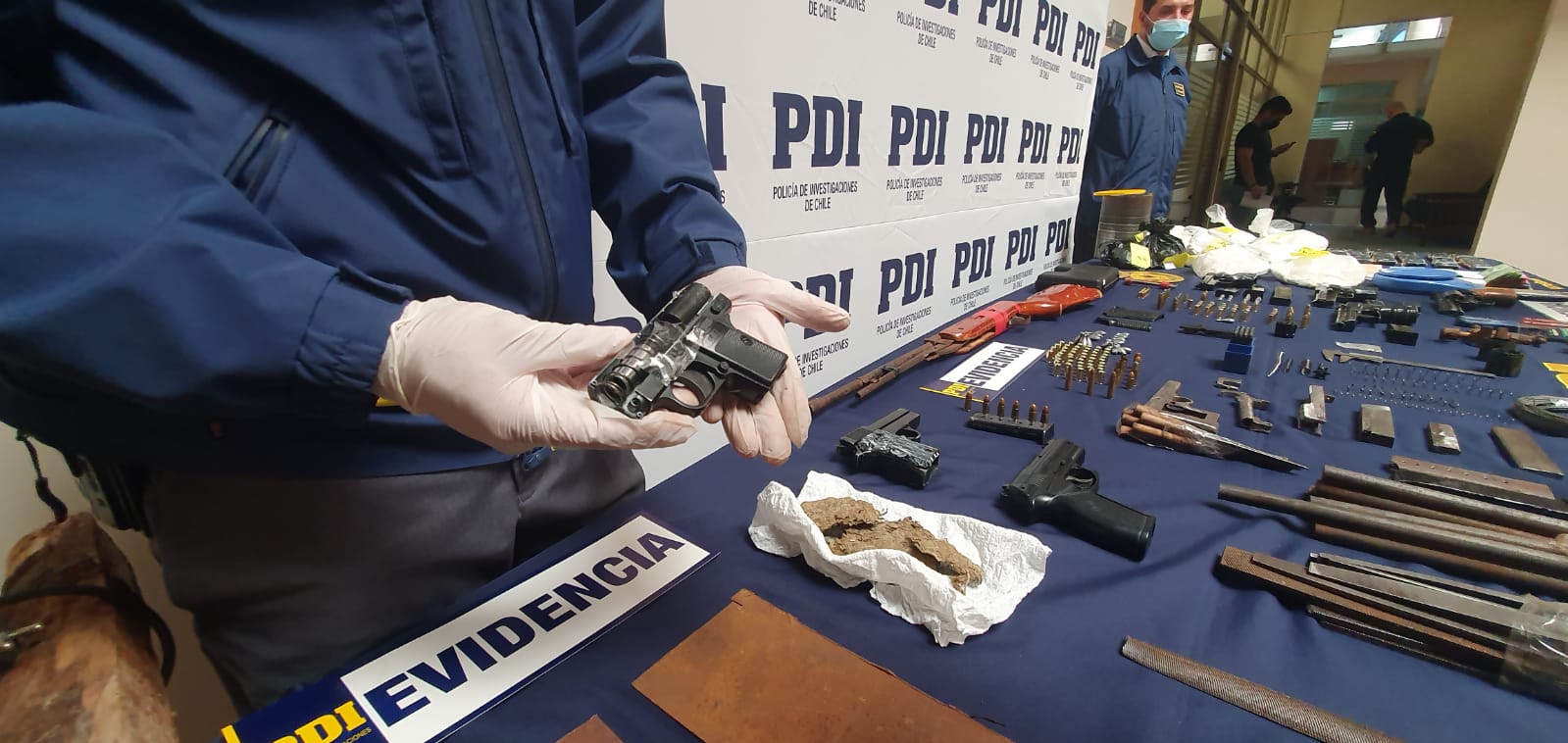 «Operación Búnker” de la PDI permitió detener a una banda dedicada a la fabricación de armas