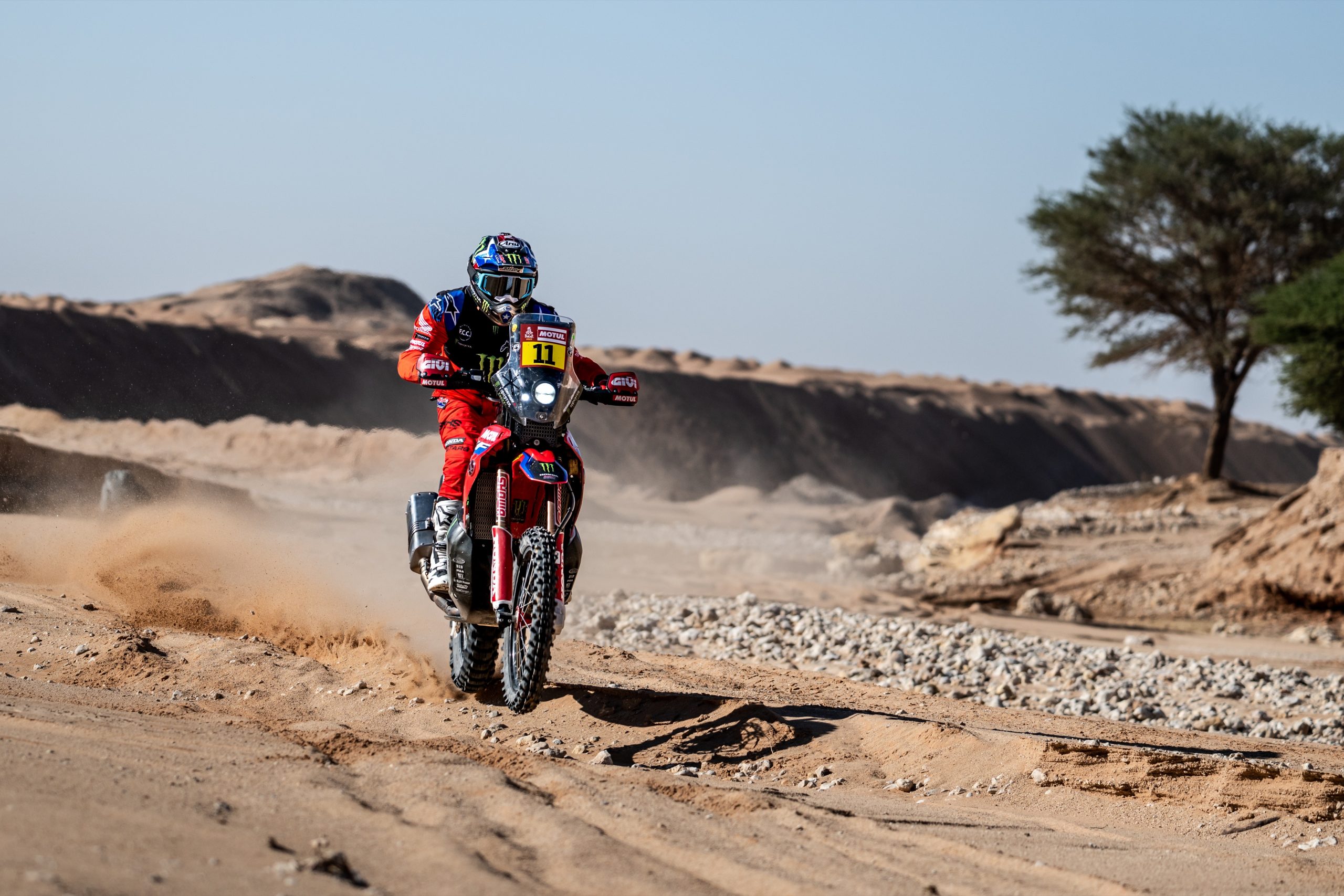 José Ignacio Cornejo se sube al podio de la etapa 5 y se recupera en la general