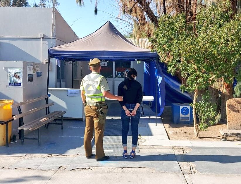 Dos detenidas en ruta Huara-Colchane por receptación y órdenes vigentes