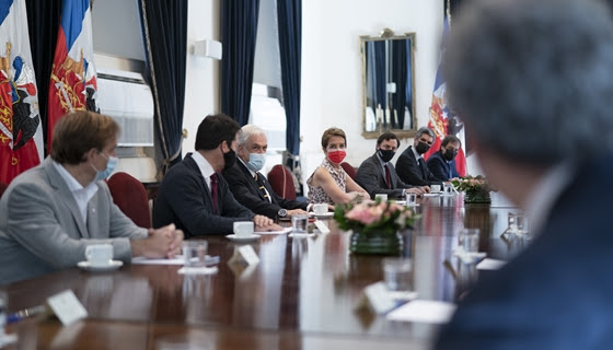 Presidente Piñera se reúne con asociaciones de consumidores y destaca beneficios de nueva Ley Pro Consumidor