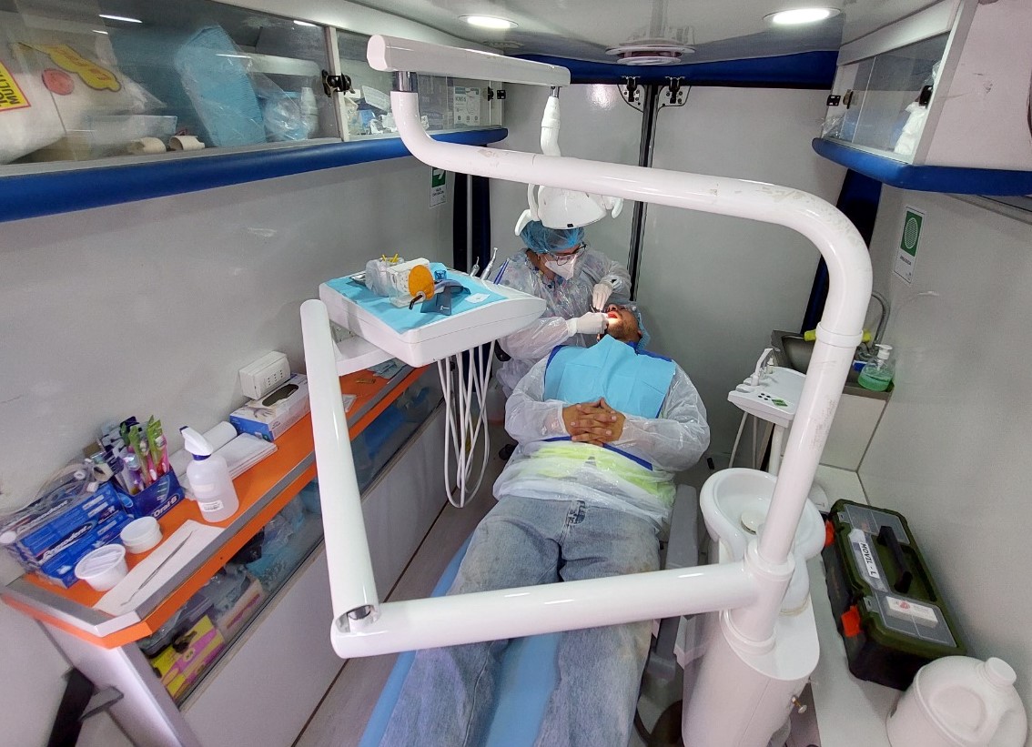  Más de 380 trabajadores de la construcción de Tarapacá recibieron atenciones dentales en terreno