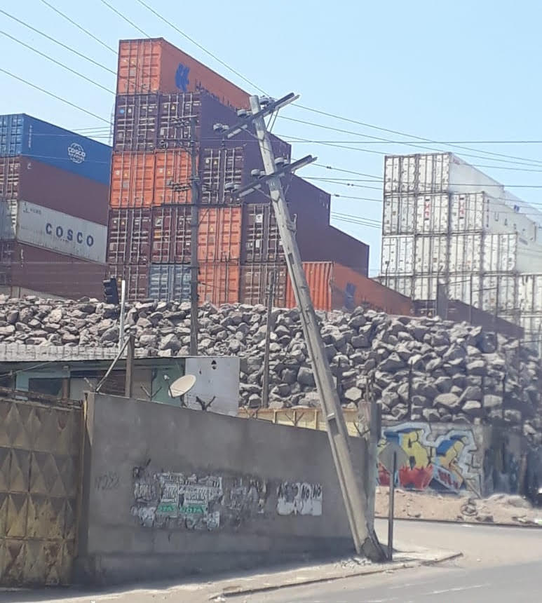 ¿Qué pasa? Otro poste chocado pasado el mediodía en avenida Circunvalación