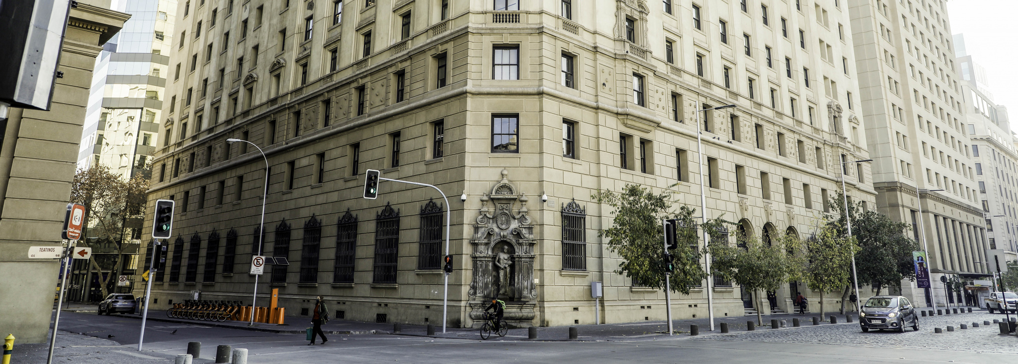 Ministerio de Hacienda designa a Hernán Frigolett como nuevo director del Servicio de Impuestos Internos