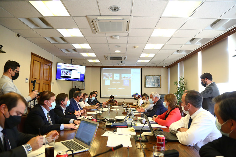 Hacienda despachó proyecto que procura mantener estable el precio de los combustibles
