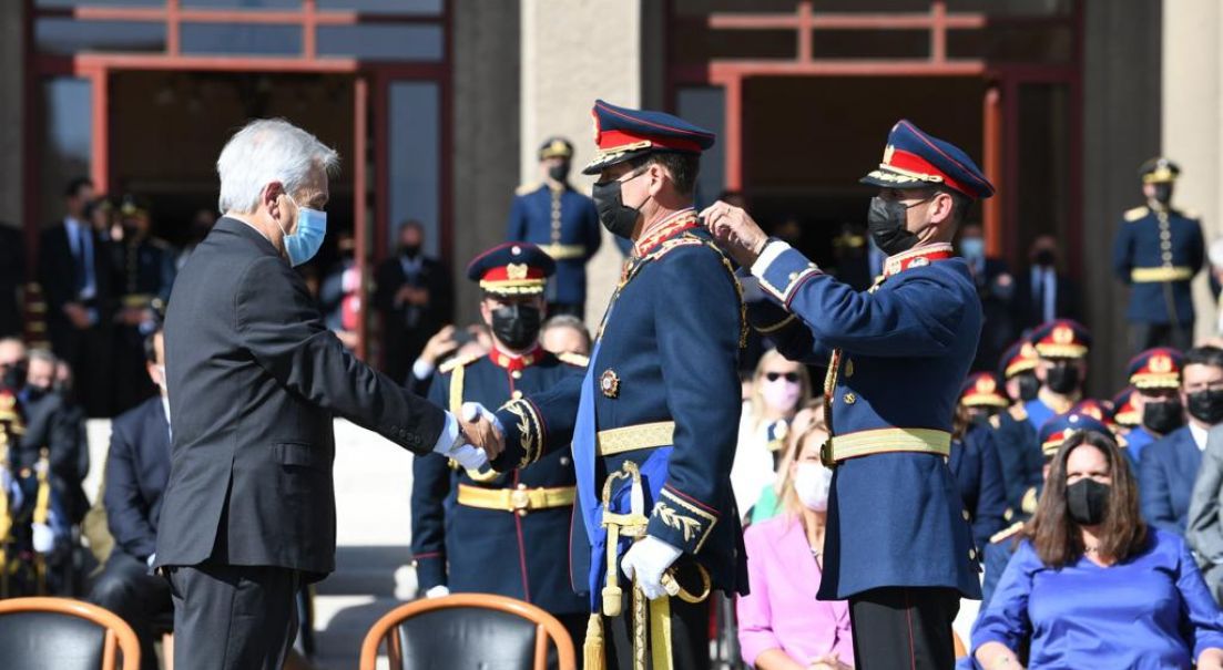 General Javier Iturriaga del Campo asumió como Comandante en Jefe del Ejército