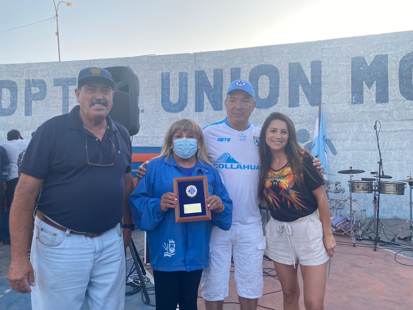 Camanchaca recibe reconocimiento de vecinos de Remodelación El Morro por el permanente aporte a la comunidad