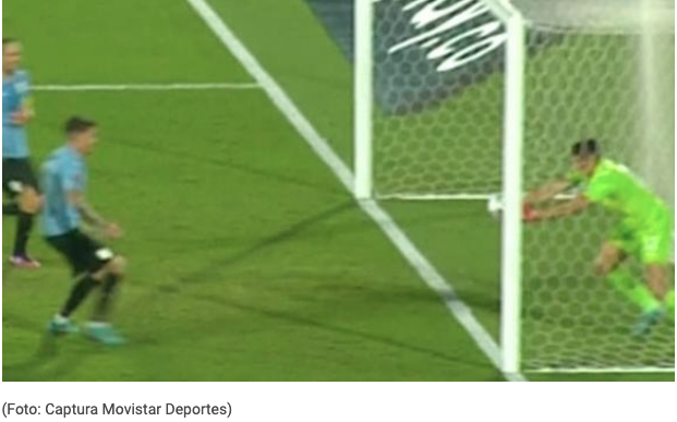 Indignación en Perú por audios del VAR del partido con Uruguay revelados a la CONMEBOL (Video)