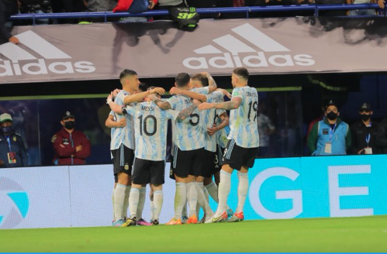 Argentina goleó 3-0 a Venezuela con goles de González, Di María y Messi