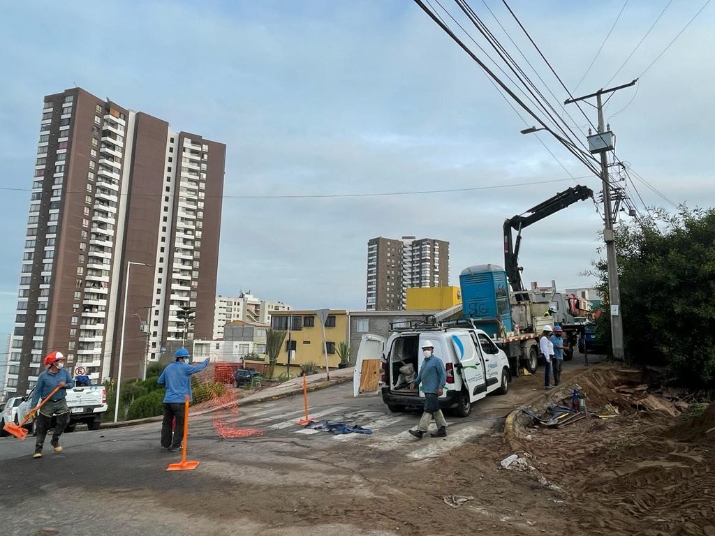 Aguas del Altiplano comienza reposición de suministro en sector sur de Iquique