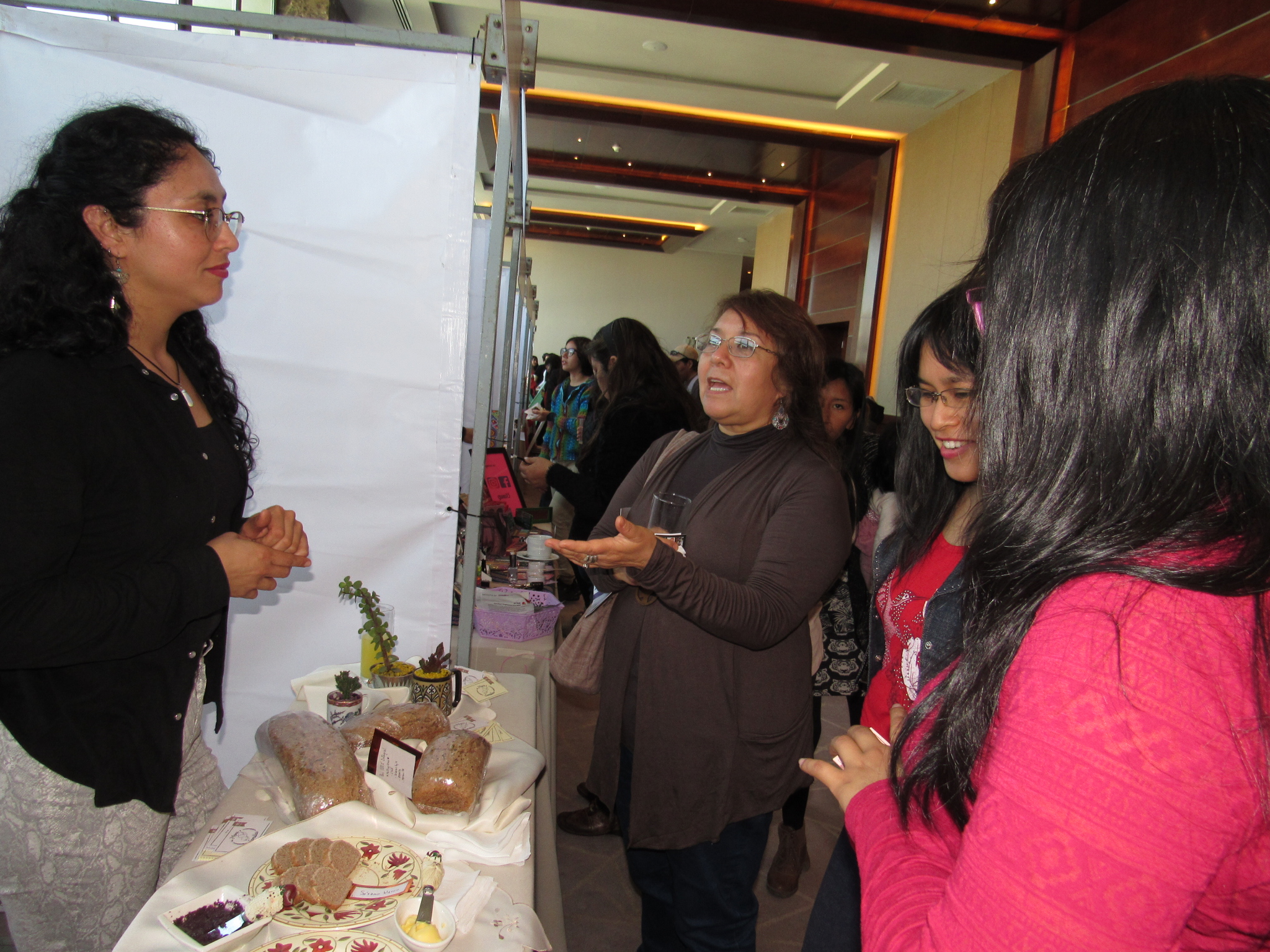 Ariqueñas lucirán sus productos en nueva Feria Digital de Emprendedoras