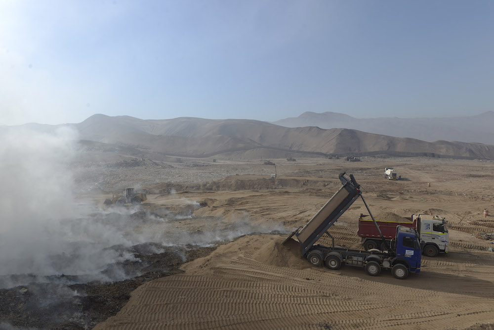 Collahuasi apoya labores de mitigación y extinción de incendio en ex vertedero El Boro de Alto Hospicio