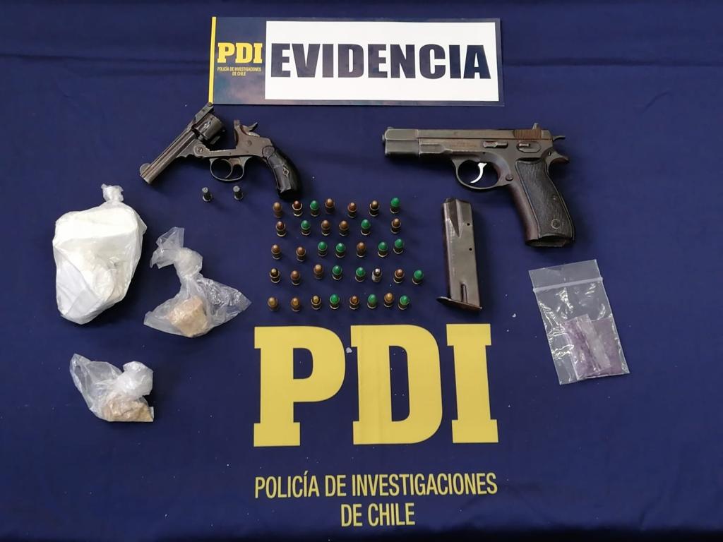 PDI detiene a sujeto que mantenía auto robado, armas, municiones y droga en Tocopilla