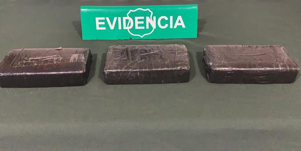 Boliviano detenido en la frontera de Colchane  con 3 kilos 219 gramos de cocaína