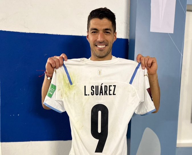 Luis Suárez, el uruguayo que de «chilena» sepultó las aspiraciones de «La Roja» y lo que dijo Bryan Cortés