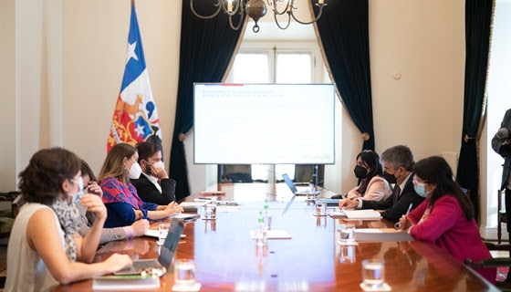 Presidente Gabriel Boric encabezó reunión de trabajo con el Ministerio de Hacienda