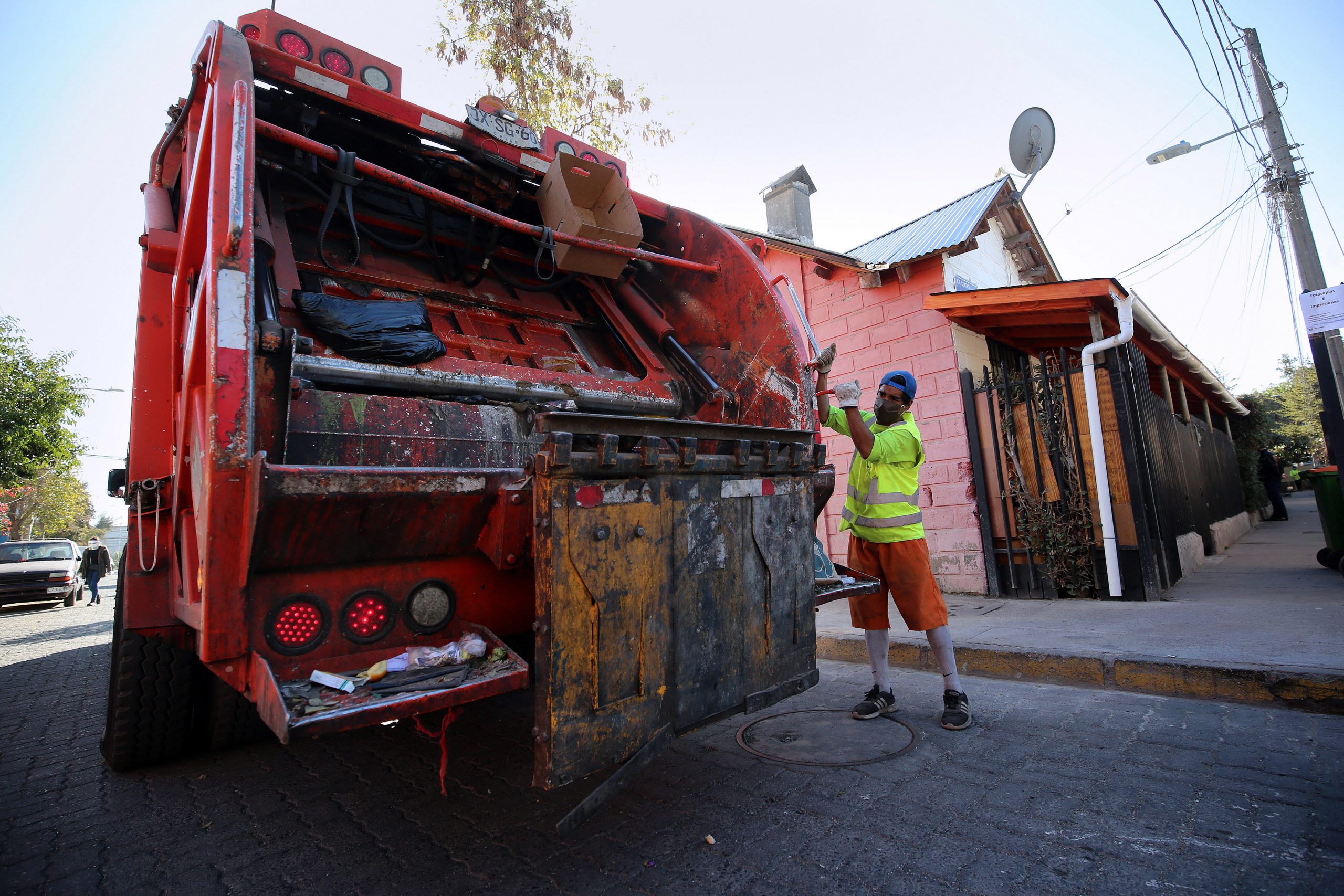 Aprueban proyecto de ley que mejora las condiciones contractuales de los recolectores de residuos sólidos domiciliarios