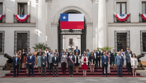Foto oficial del Presidente de la República Gabiel Boric Font, con las autoridades que conforman su Gobierno￼