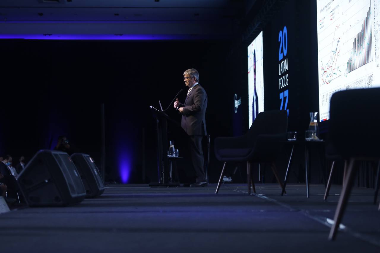 Ministro de Hacienda, Mario Marcel, releva importancia de contar con una economía estable y finanzas sanas