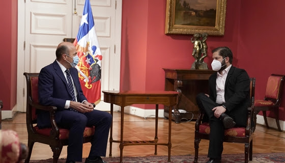 Presidente de la República Gabriel Boric Font sostiene una reunión con el contralor general Jorge Bermúdez