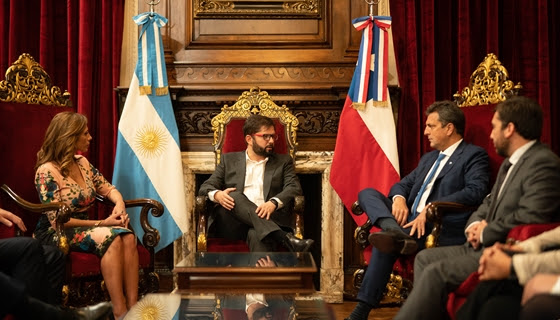 Presidente Boric se reúne con autoridades del Congreso de Argentina