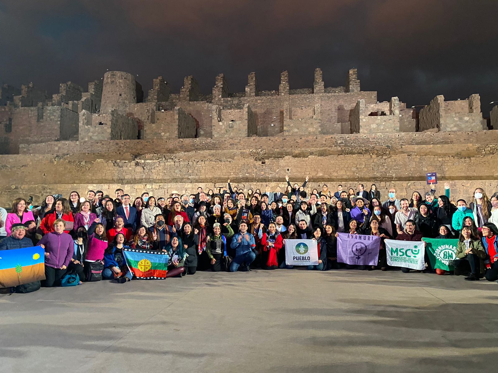 Convención entrega propuesta constitucional en ruinas de Huanchaca