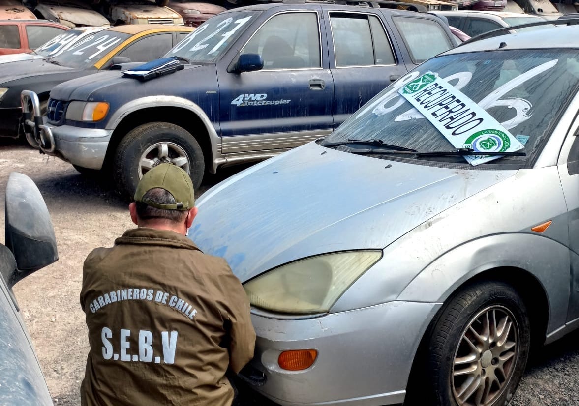 Carabineros de Iquique recupera vehículos robados de aparcadero