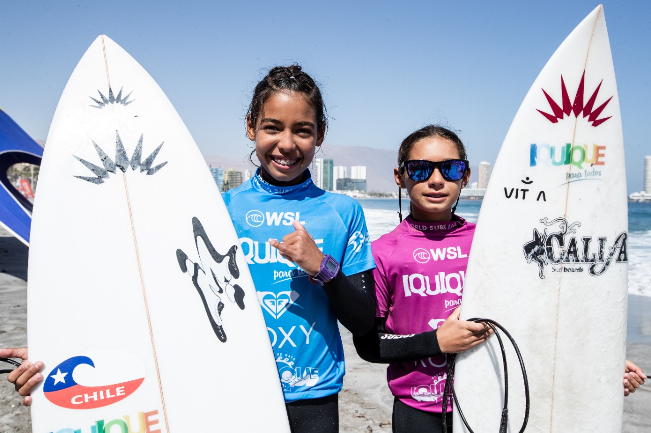 Las pequeñas iquiqueñas de 11 y 13 años la rompen en el Quiksilver/Roxy Iquique Pro Surf 2022