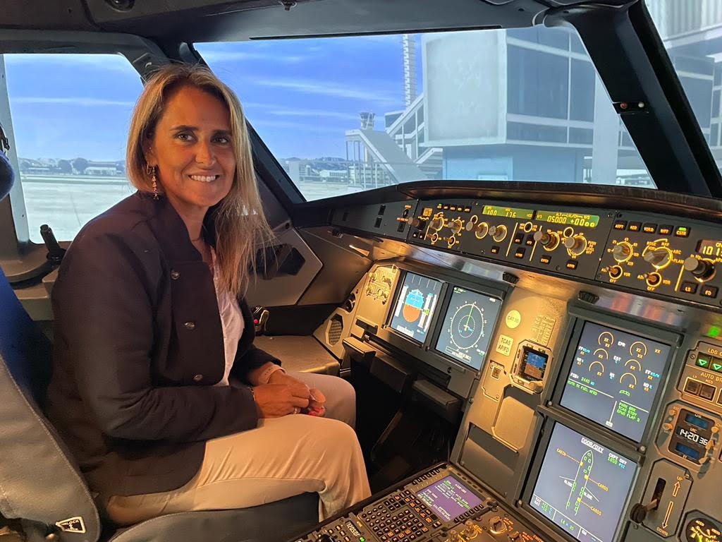 Auxiliares de vuelo recuerdan sus momentos más memorables en el Día Internacional del Auxiliar de Vuelo