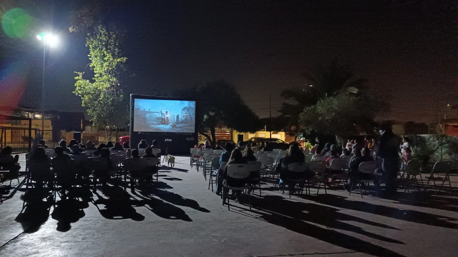 Mundo infantil del El Boro y Santa Rosa de Alto Hospicio disfrutó del «Cine en tu Barrio»￼