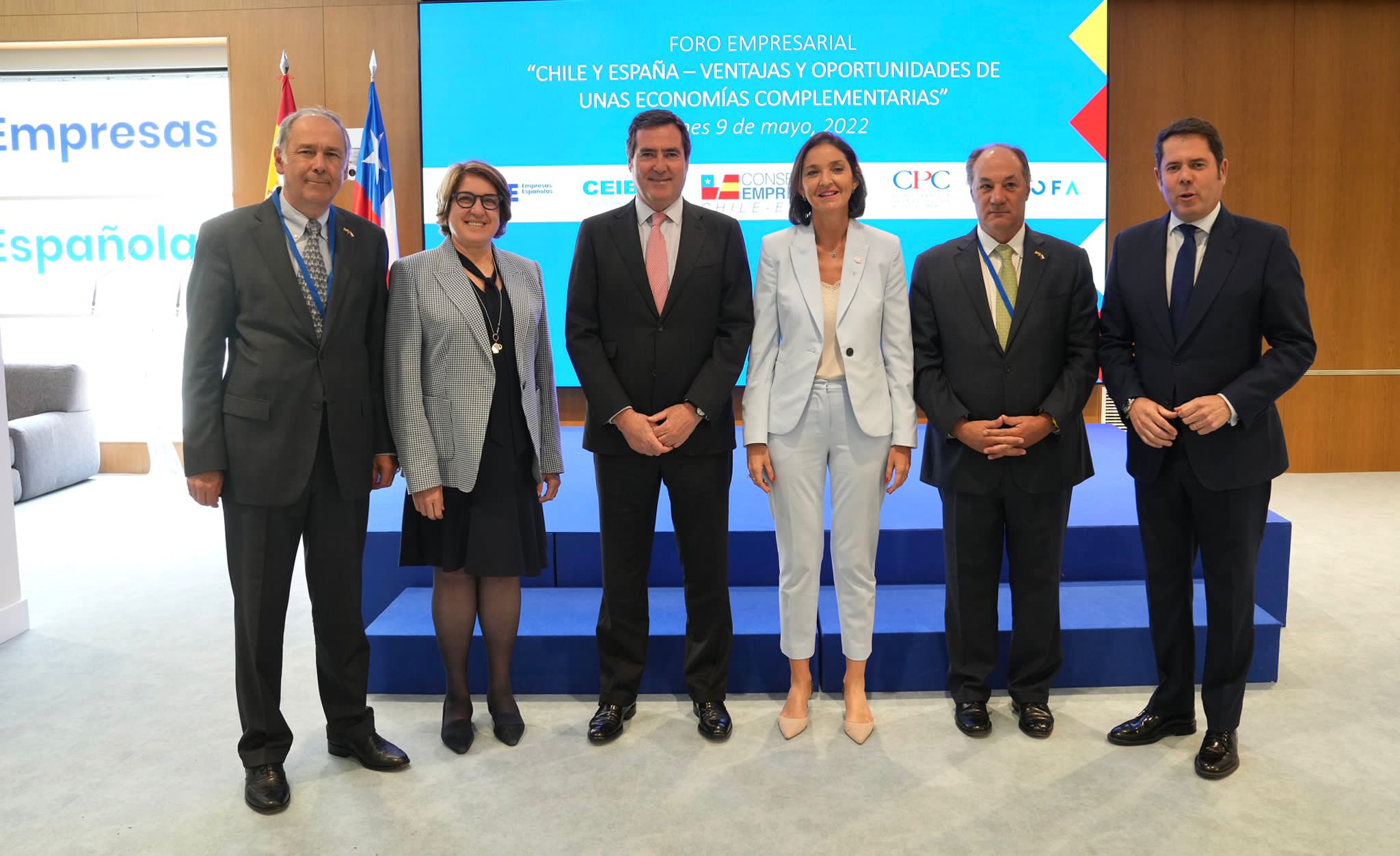 S.M. el Rey de España se reúne con delegación de empresarios chilenos en el Palacio de La Zarzuela en Madrid