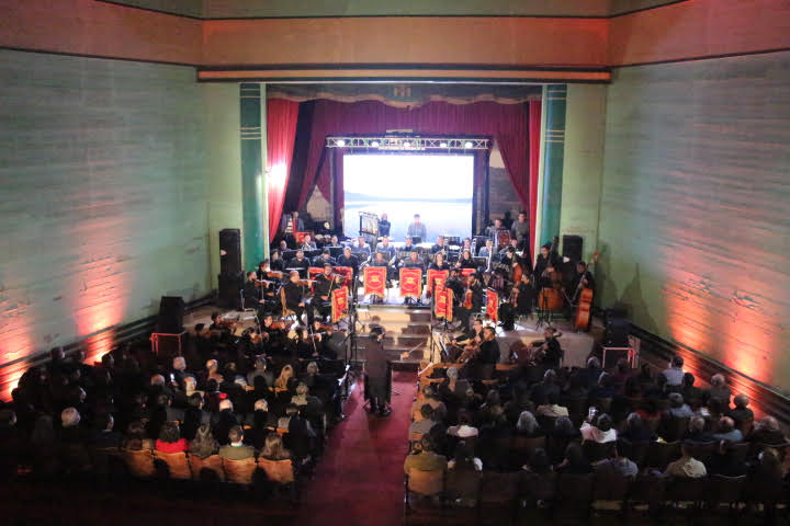 Banda Instrumental de la VI División y músicos de la Orquesta Filarmónica de Iquique deleitaron en Humberstone￼