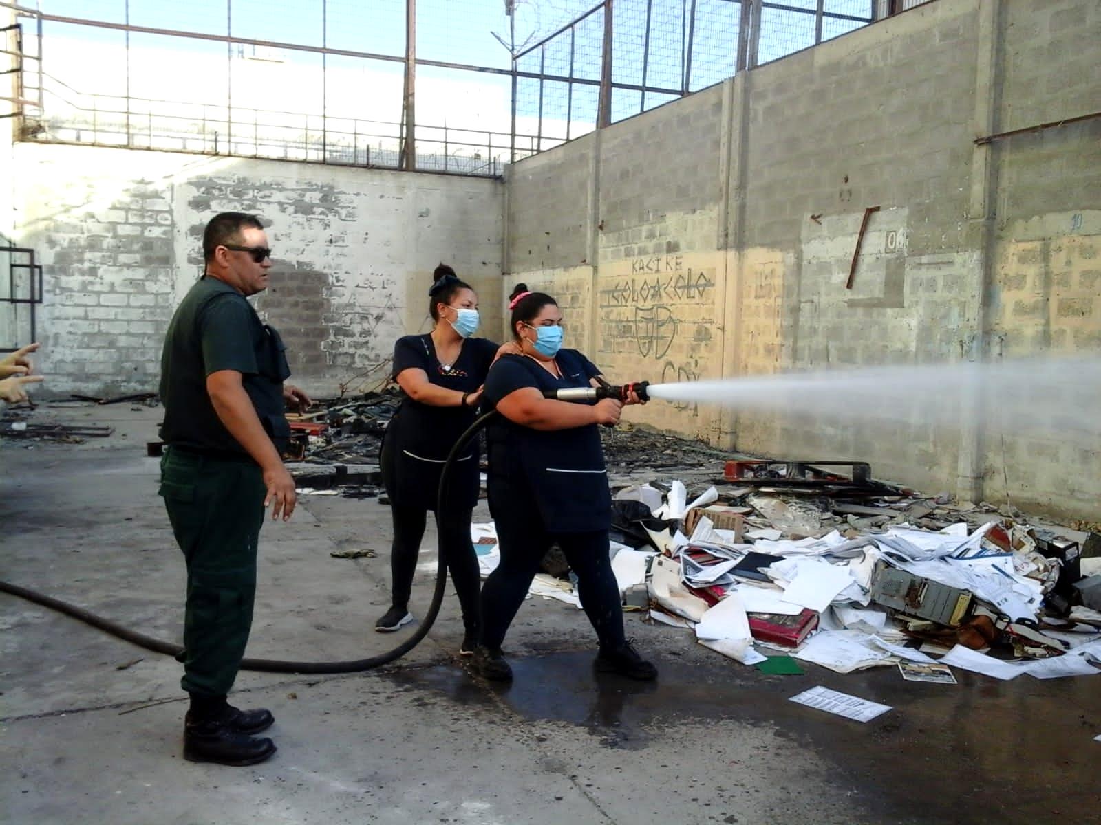 INTEGRA: Trabajadoras de sala cuna reciben capacitación en uso y manejo de extintores  ￼