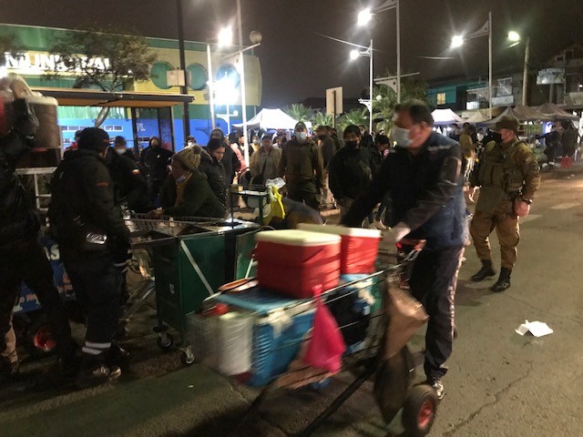 Fiscalización nocturna al comercio irregular en Alto Hospicio