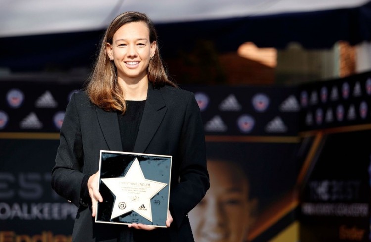 «Es posible soñar en grande»: Endler es homenajeada por la ANFP por ser la mejor arquera del mundo