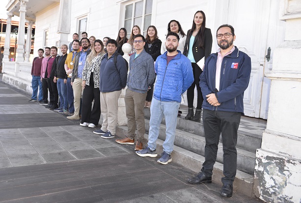 Diecinueve nuevos médicos en etapa de destinación y formación llegan a  Tarapacá