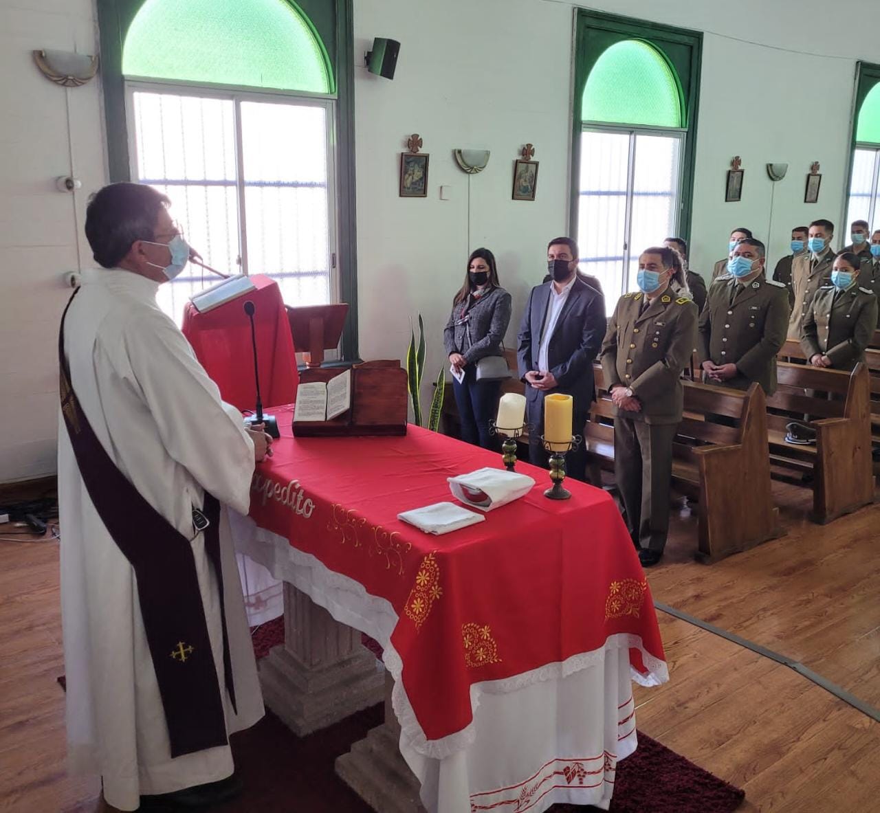 Iquique: En Parroquia La Esperanza responso fúnebre a Carabinero abatido durante procedimiento policial en Pedro Aguirre Cerda