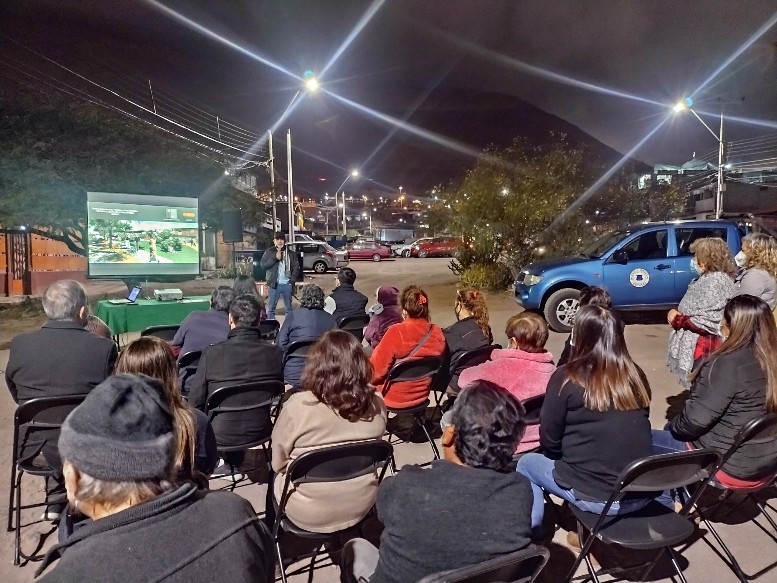 Minvu y vecinos del sector «Gómez Carreño» de Iquique revisan diseño de proyecto de plaza