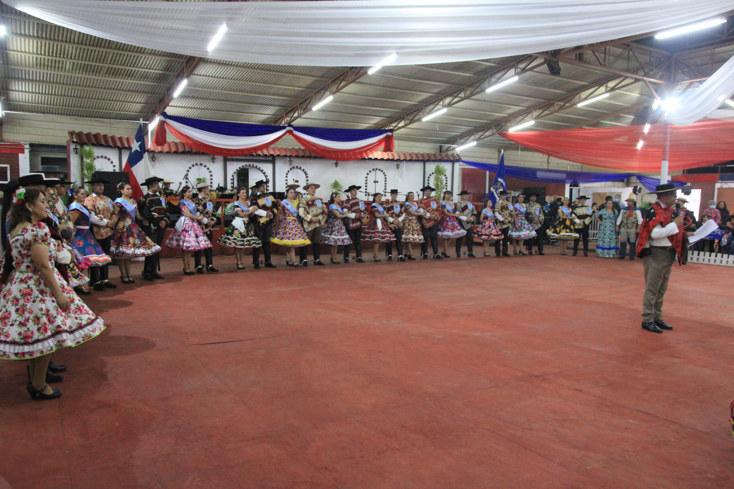 En el Club de Huasos recepción de las 16 parejas de la 52 versión del Campeonato Nacional de Cueca