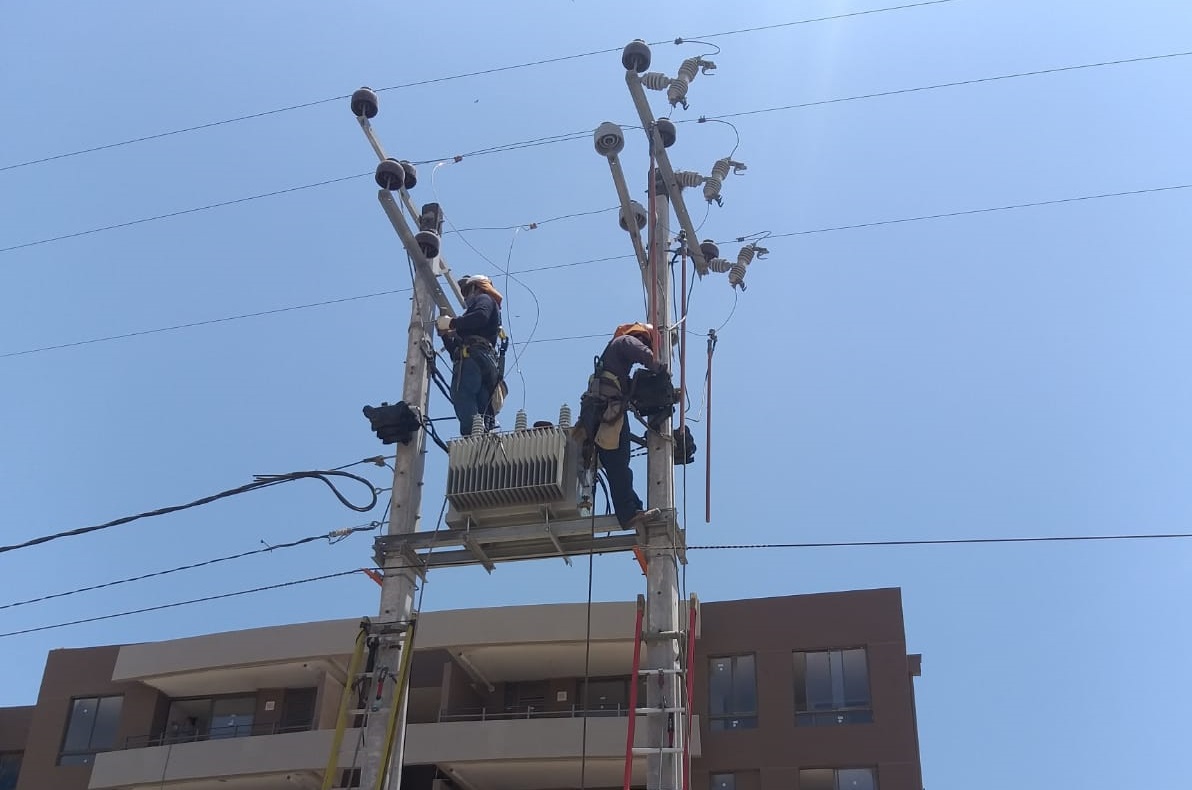 Sector El Boro de Alto Hospicio: CGE realiza trabajos de mantención￼