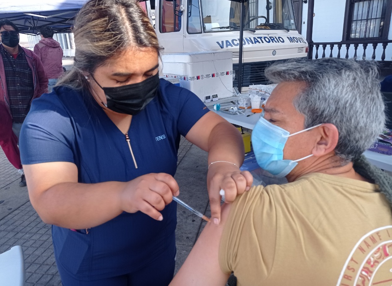 Servicio de Salud Tarapacá refuerza proceso de vacunación en fines de semana y feriados