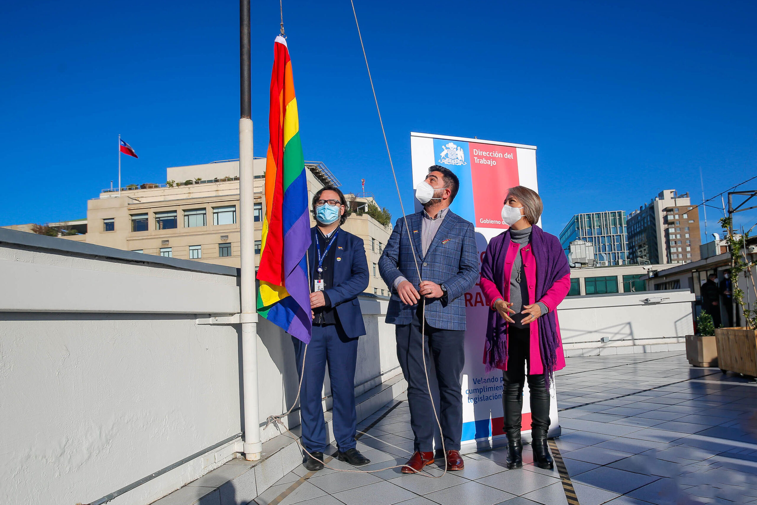 Bandera del Orgullo es izada en la Dirección Nacional del Trabajo