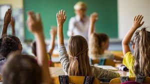 A días del inicio de vacaciones de invierno, alcaldes de Asociación de Municipalidad acusan «falta de coherencia» en anuncios del Gobierno