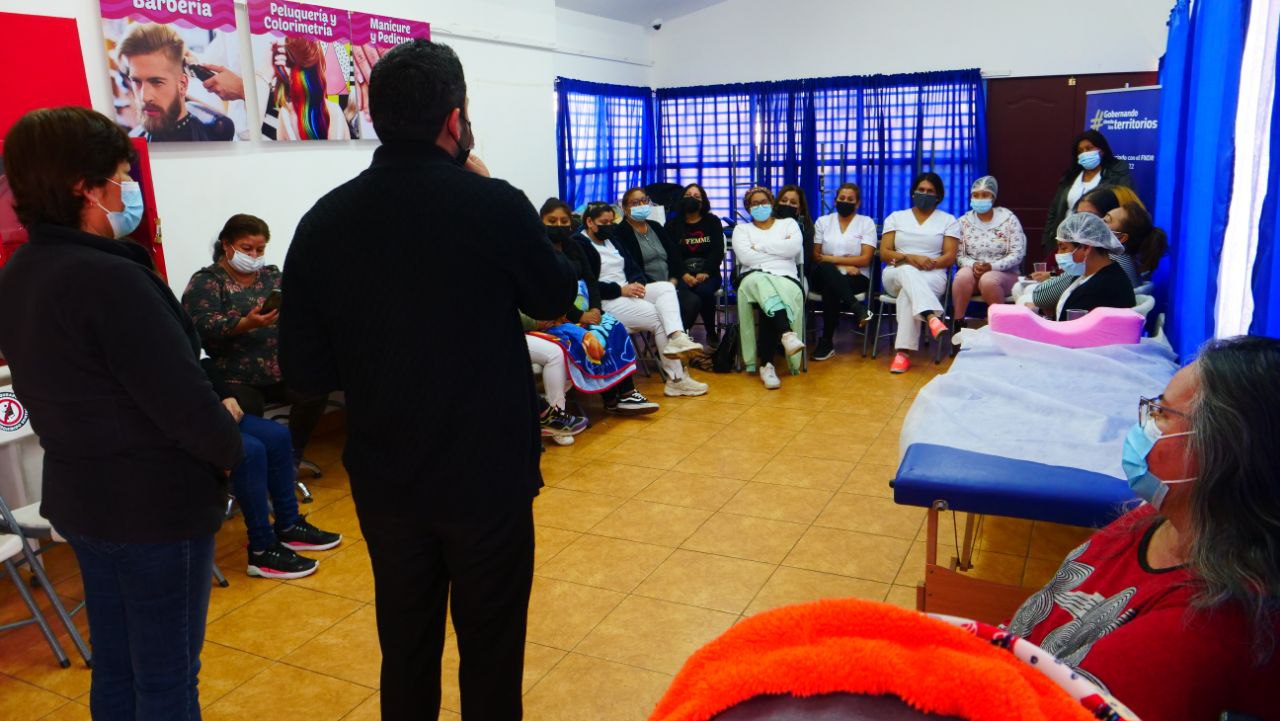 Aprueban más de $1.400 millones del Gobierno Regional para programas dirigidos a emprendimientos femeninos