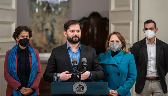 Presidente Boric anuncia inicio del proceso de cierre de Fundición Ventanas: «No queremos más zonas de sacrificio»; trabajadores protestaron con barricadas