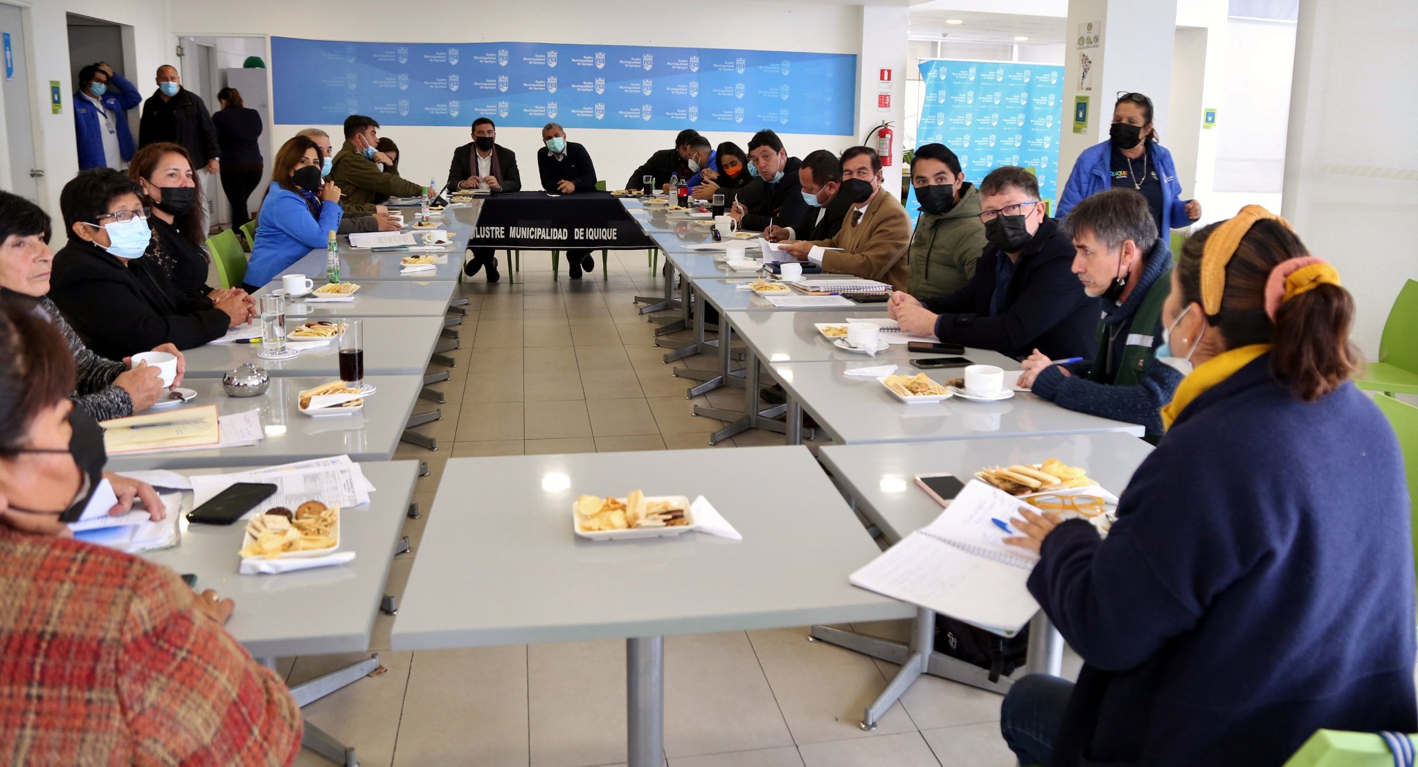 Autoridades analizan situación de la Feria Itinerante de Iquique y el comercio informal