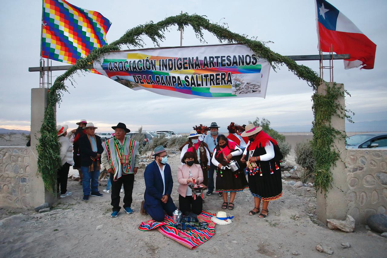 Subsecretaria de Bienes Nacionales entregó concesión a artesanas de Pozo Almonte y escuchó demanda de organizaciones culturales de Iquique