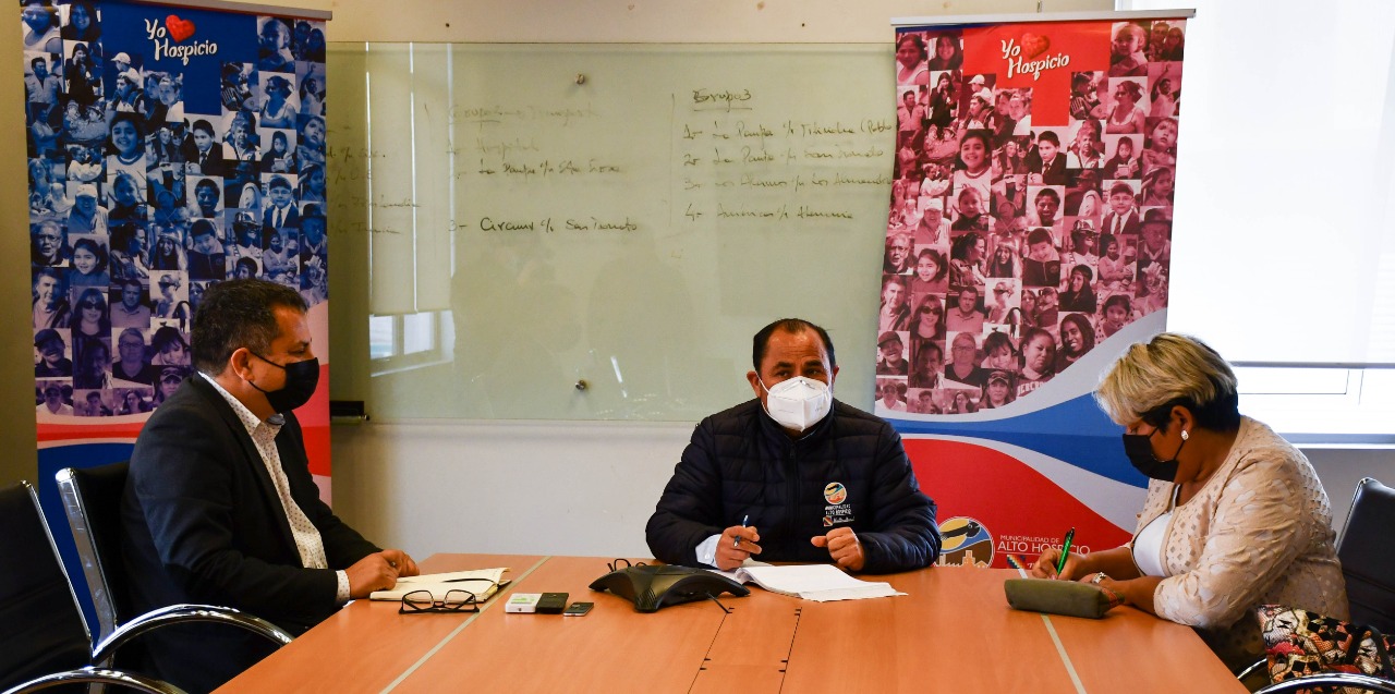 Municipio de Alto Hospicio y CORFO abordan acciones conjunta para desarrollar el emprendimiento local
