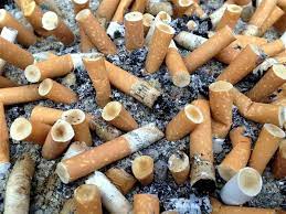 Colillas de cigarro y contaminación